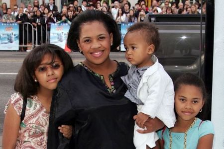 Chandra Wilson with her kids.